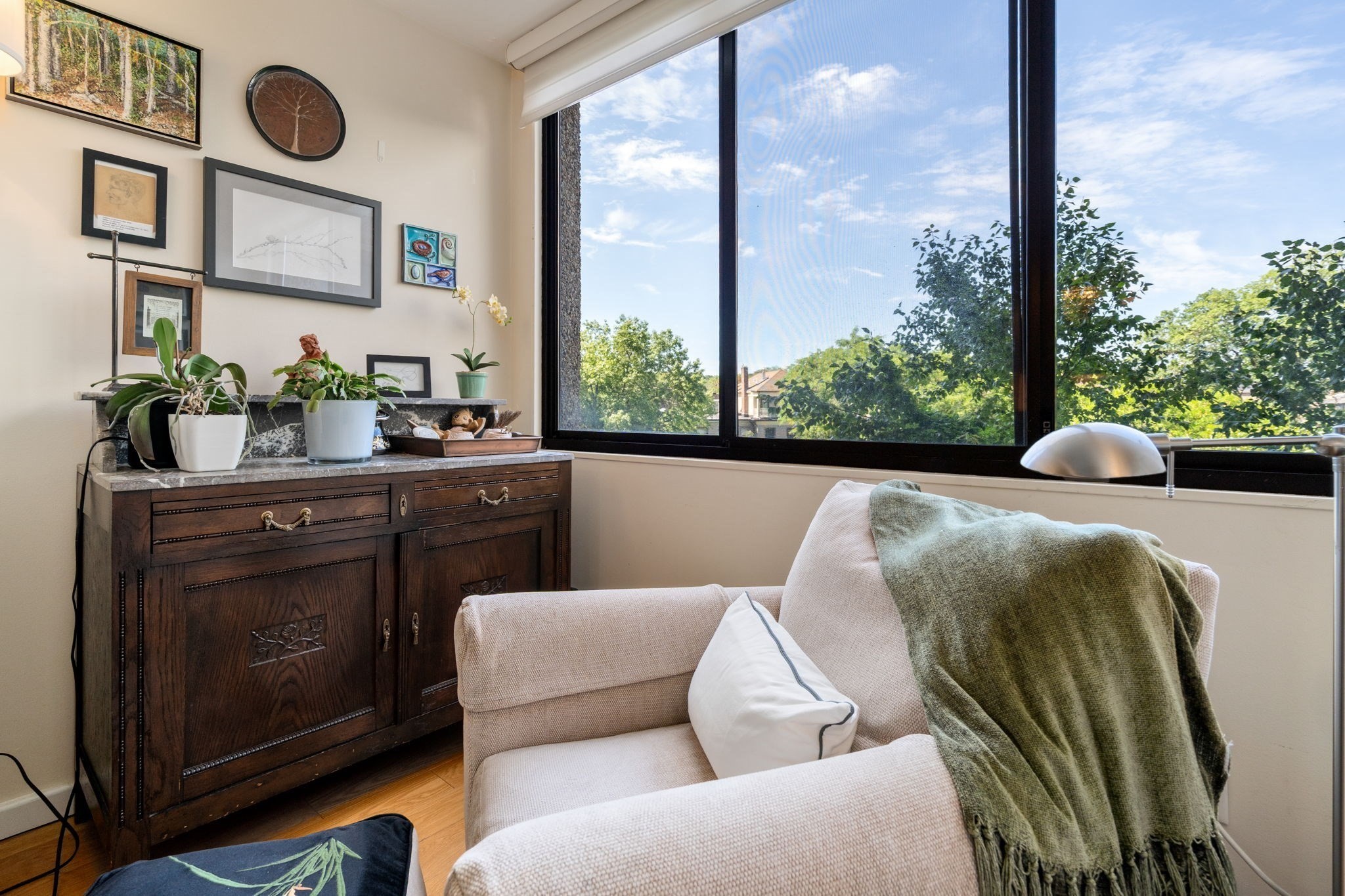 1731 Beacon Street # 402