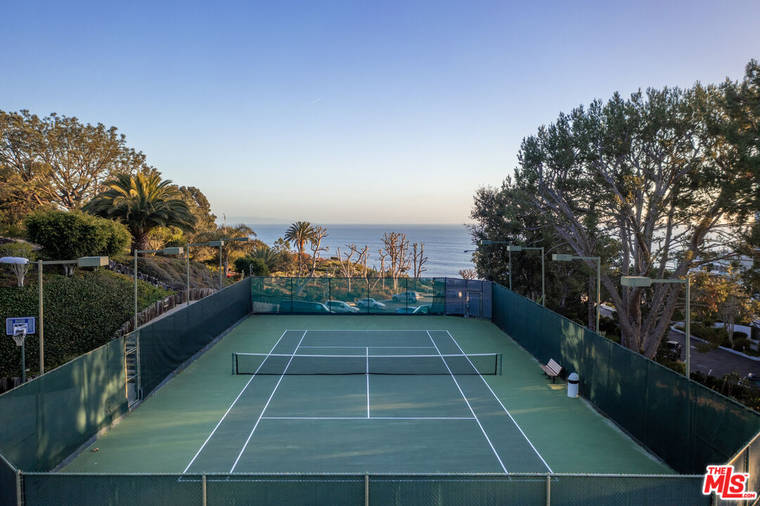 17352 W Sunset Blvd Unit: DPH4