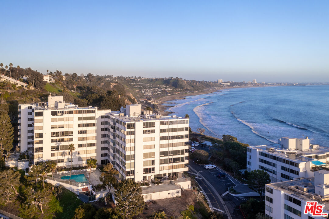 17352 W Sunset Blvd Unit: DPH4