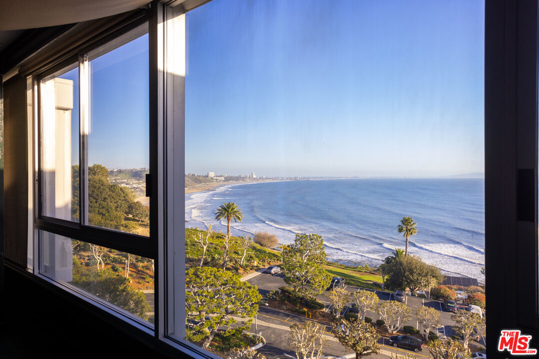 17352 W Sunset Blvd Unit: DPH4