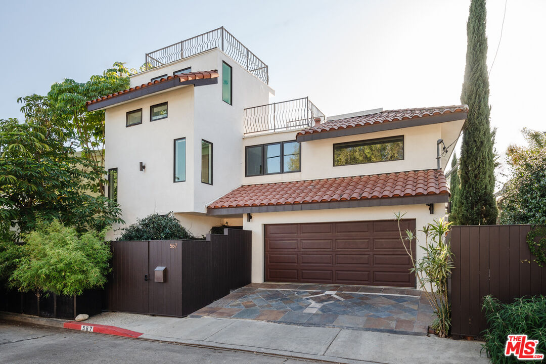 567 Crane Blvd