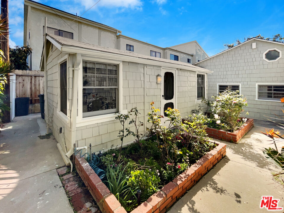 1108 Ocean Park Blvd