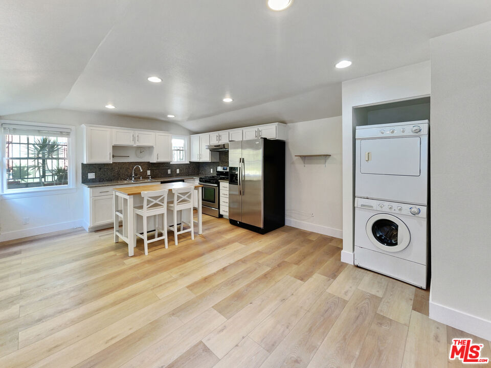 1108 Ocean Park Blvd