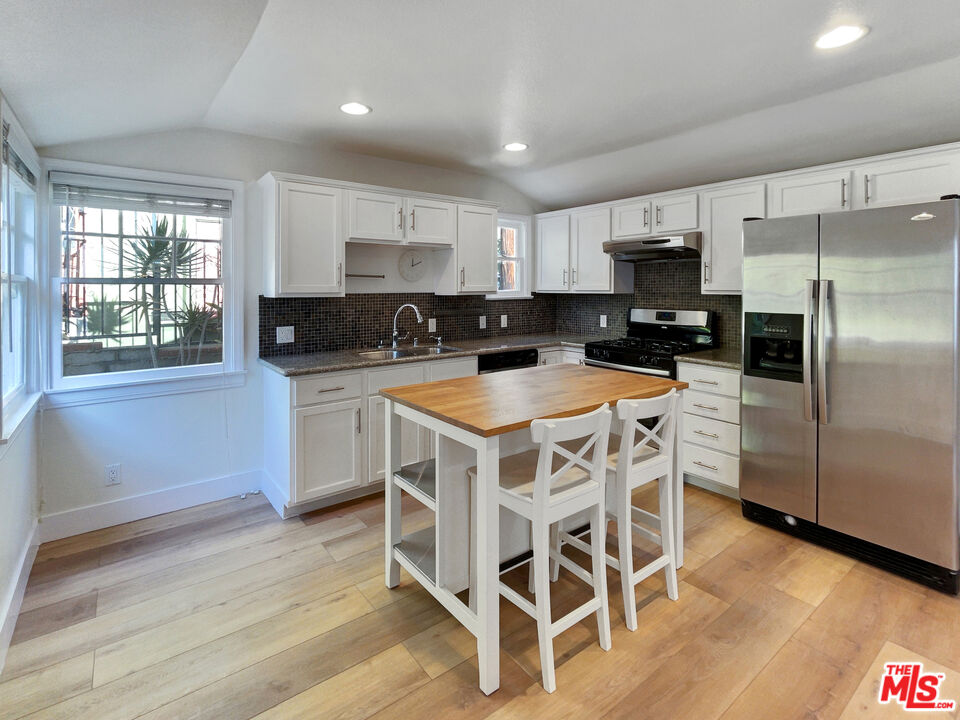 1108 Ocean Park Blvd