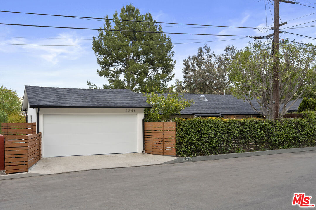 2246 Lyric Ave