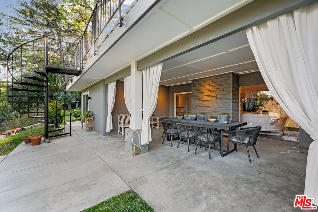 400 Mooresque St