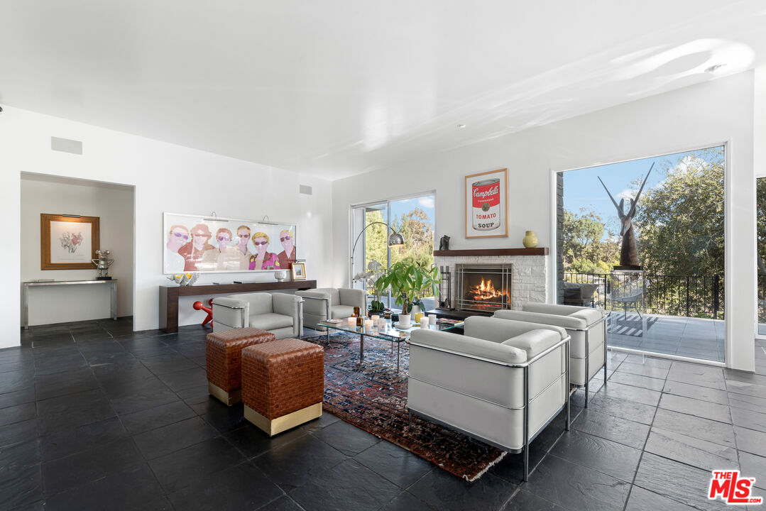 400 Mooresque St