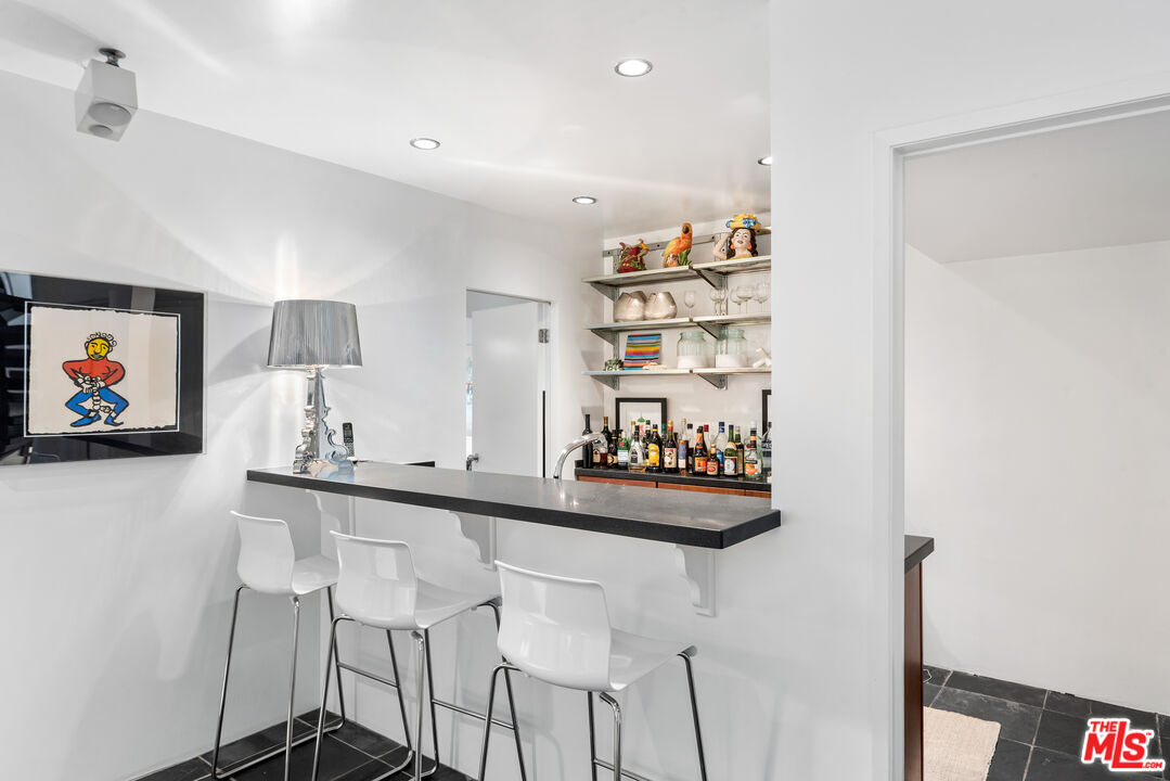 400 Mooresque St