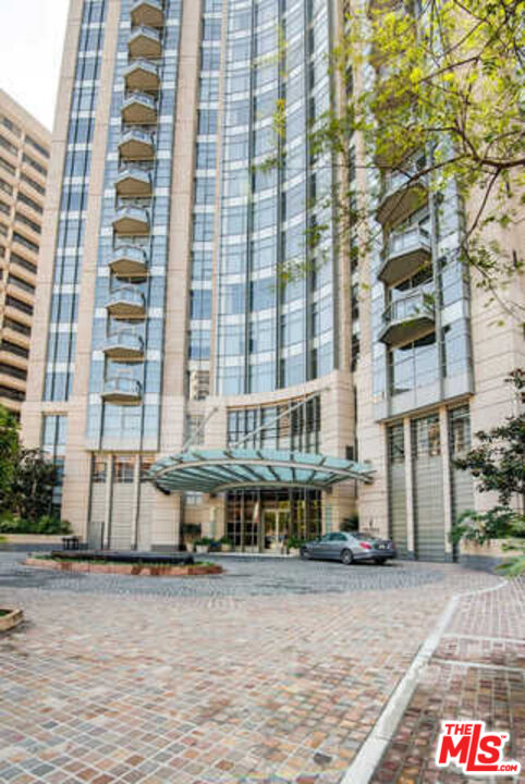 10776 Wilshire Blvd Unit: 1203