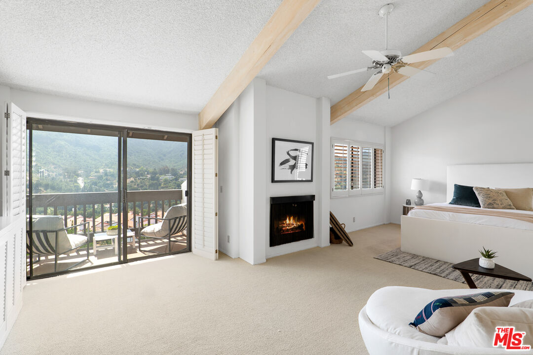 1676 Michael Ln