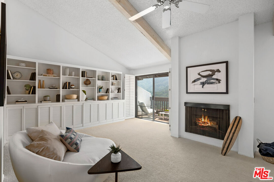 1676 Michael Ln