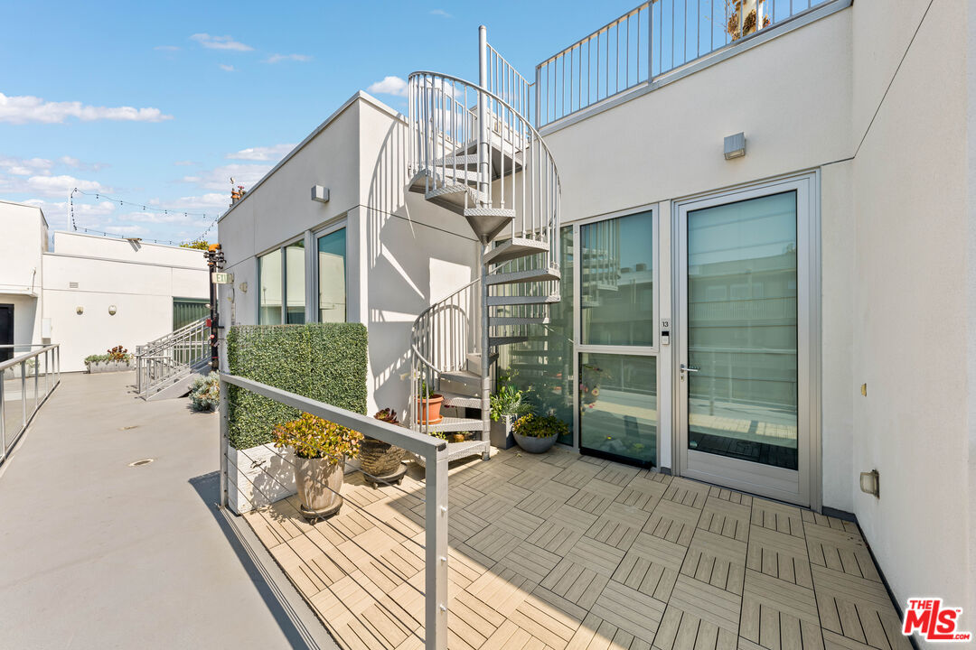 1345 Havenhurst Dr Unit: 13