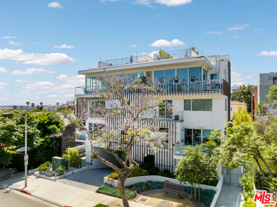 1345 Havenhurst Dr Unit: 13