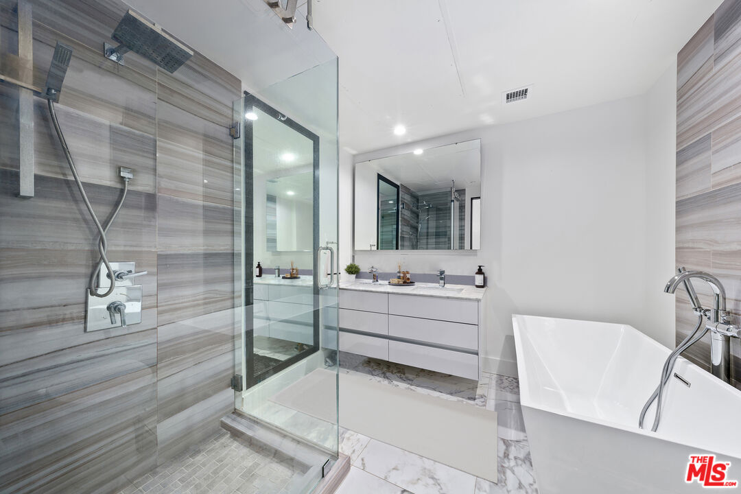 1345 Havenhurst Dr Unit: 13