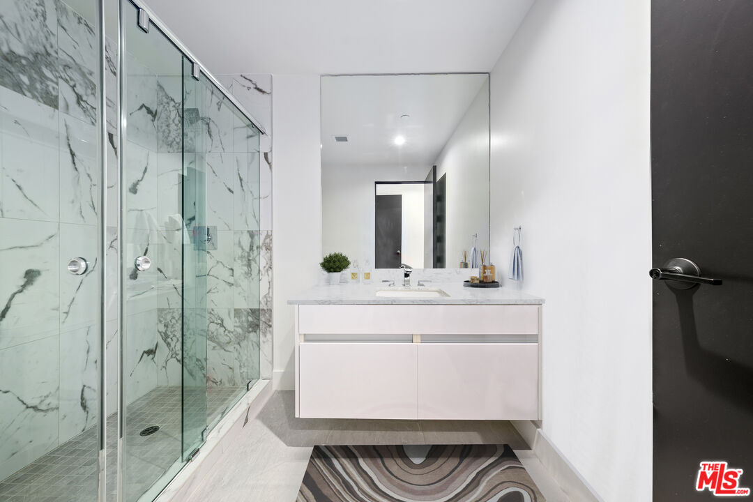 1345 Havenhurst Dr Unit: 13