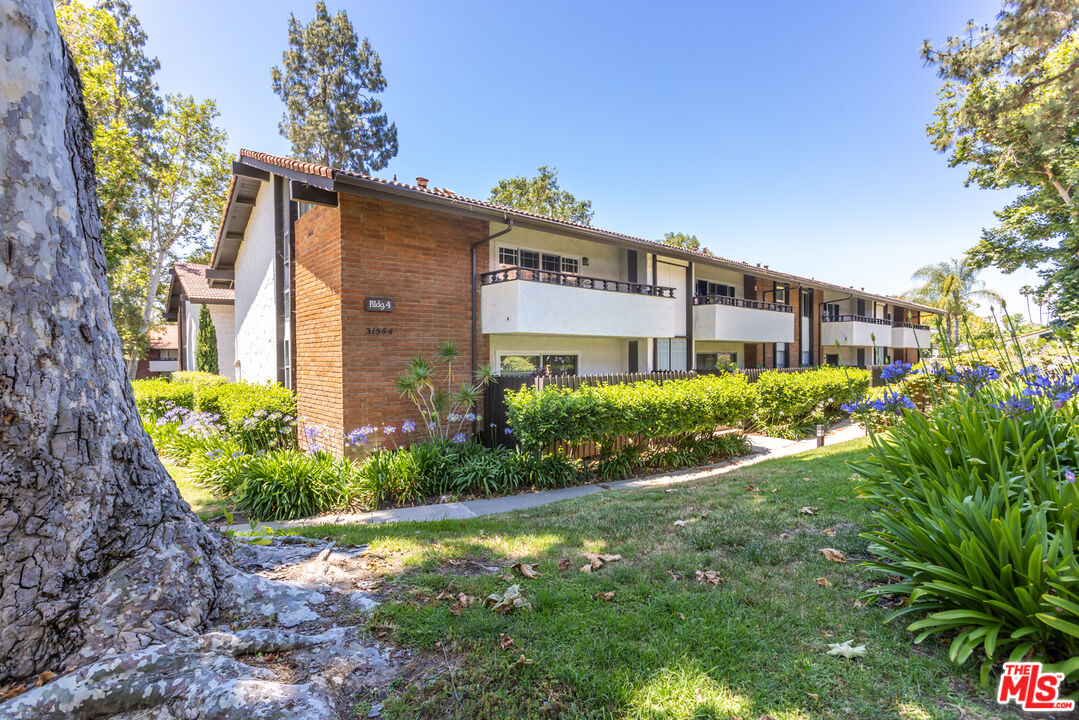 31564 Agoura Rd Unit: 8