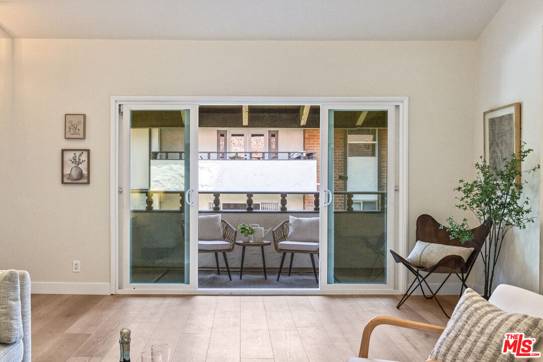 31564 Agoura Rd Unit: 8