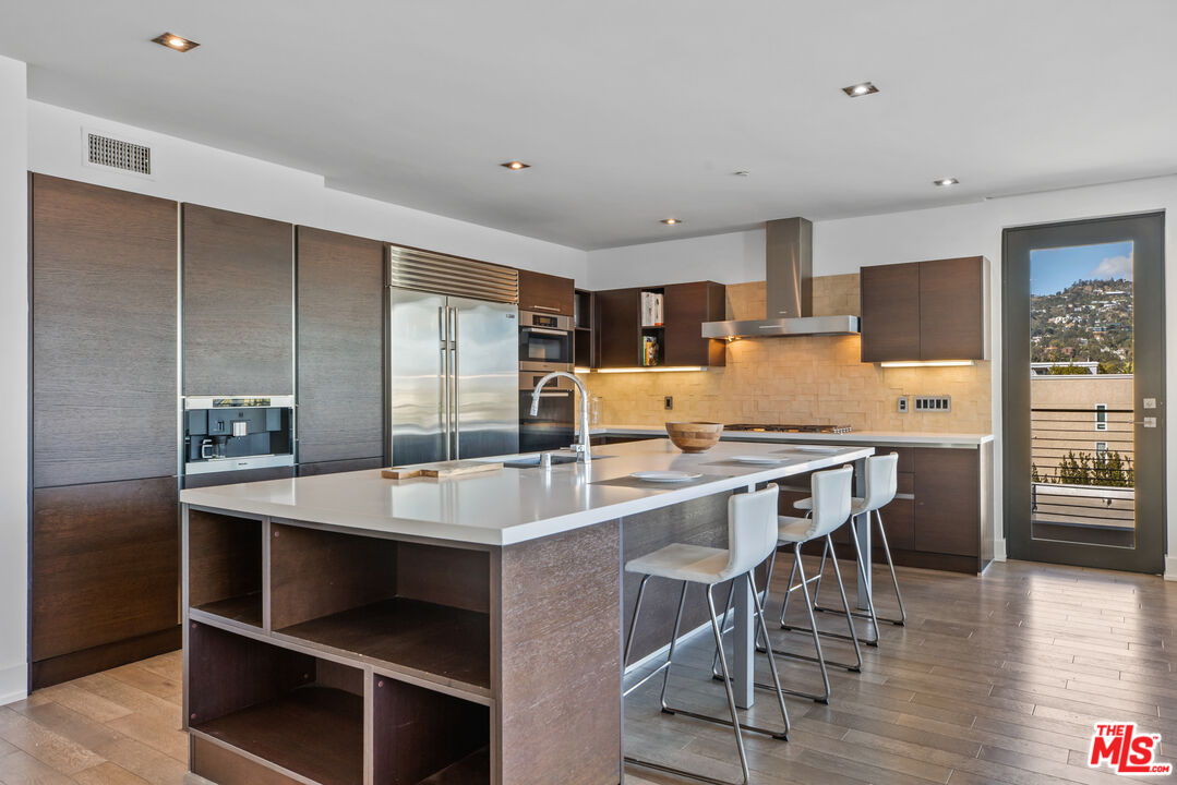 432 N Oakhurst Dr Unit: 502