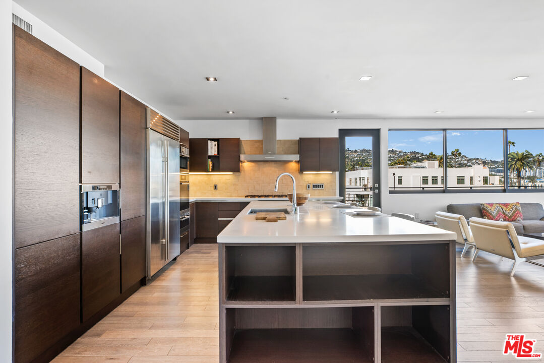 432 N Oakhurst Dr Unit: 502