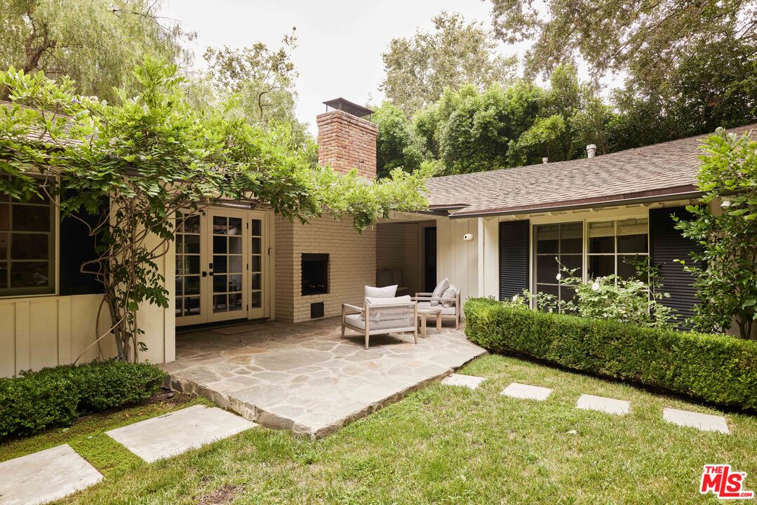 2107 El Roble
