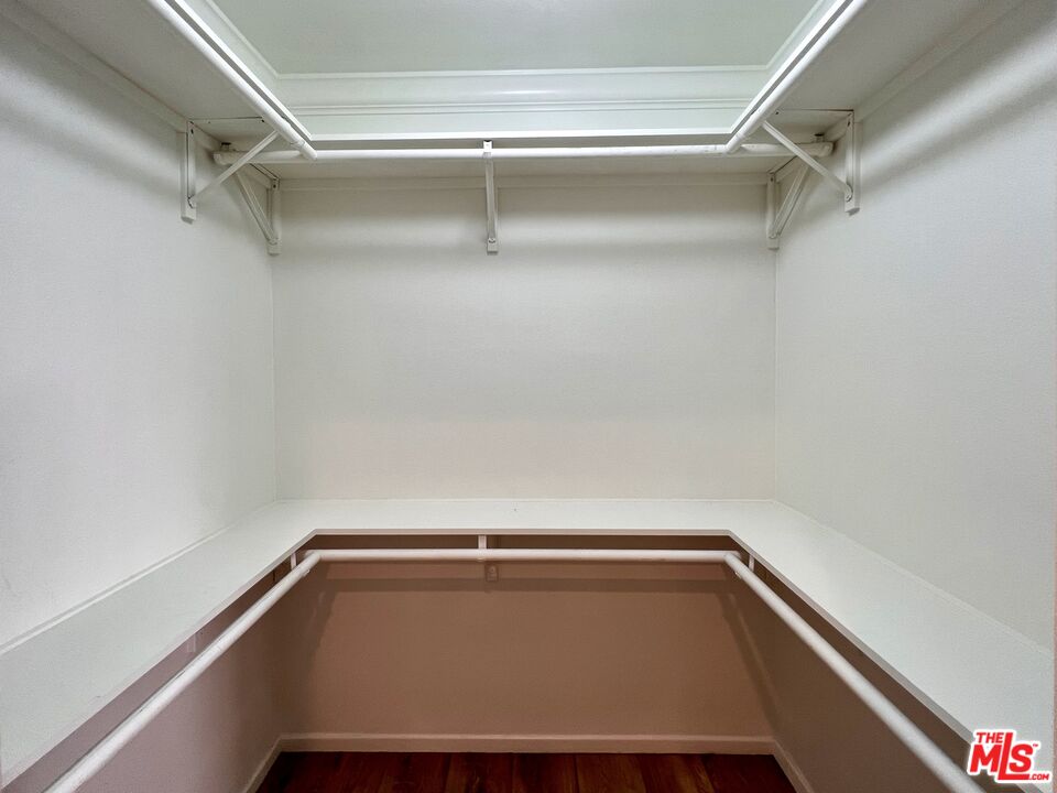 960 Larrabee St Unit: 107
