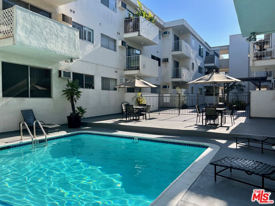 960 Larrabee St Unit: 107