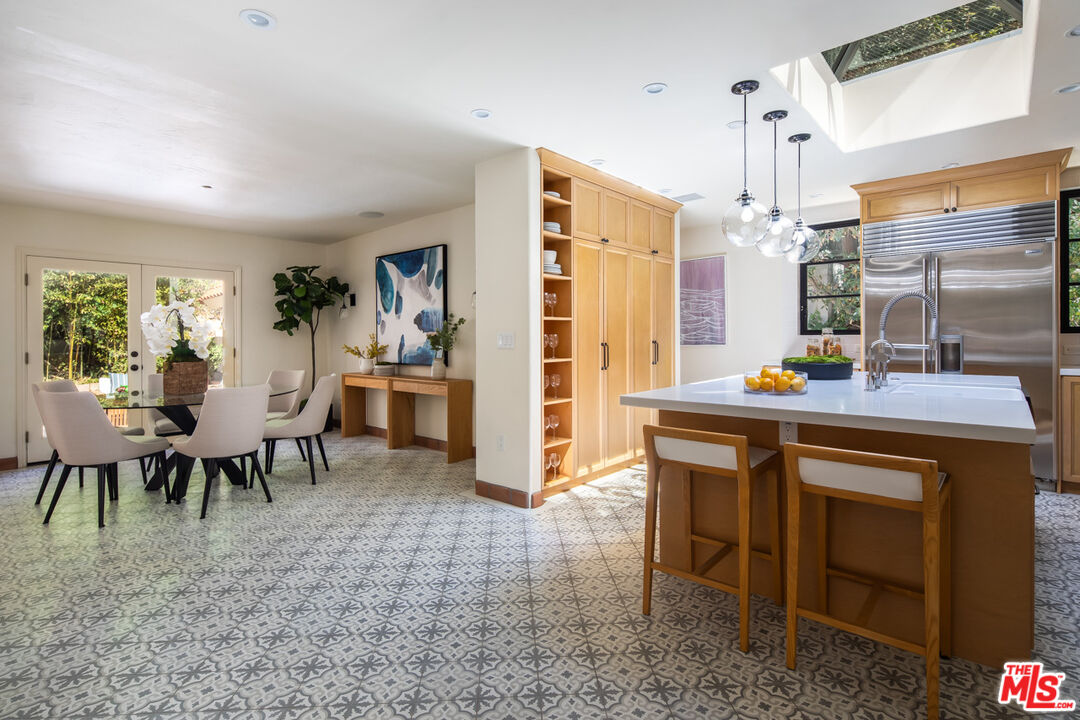 2832 Nichols Canyon Rd