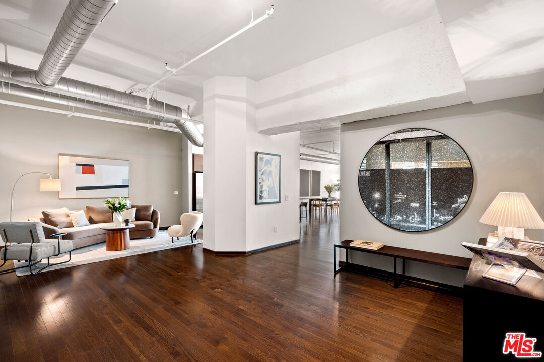 1645 Vine St Unit: 411
