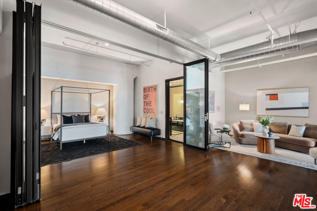 1645 Vine St Unit: 411