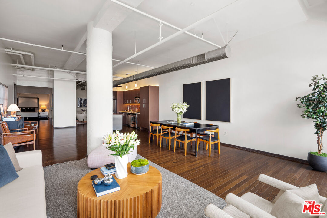 1645 Vine St Unit: 411