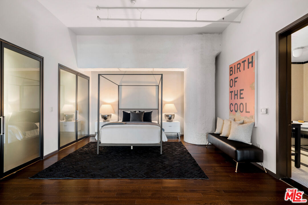 1645 Vine St Unit: 411