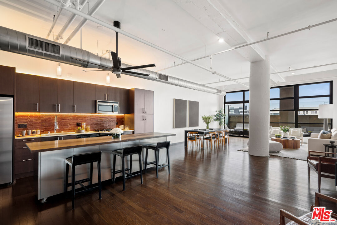 1645 Vine St Unit: 411