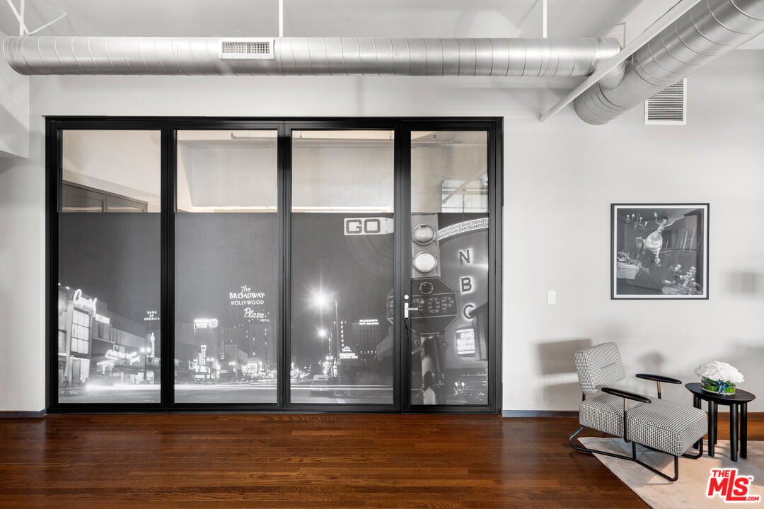 1645 Vine St Unit: 411