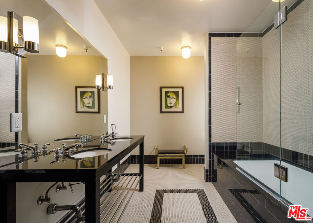 1645 Vine St Unit: 411