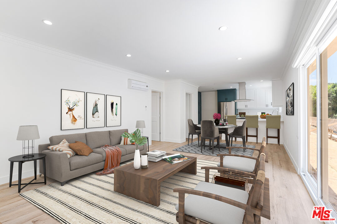 527 S Barrington Ave Unit: 6