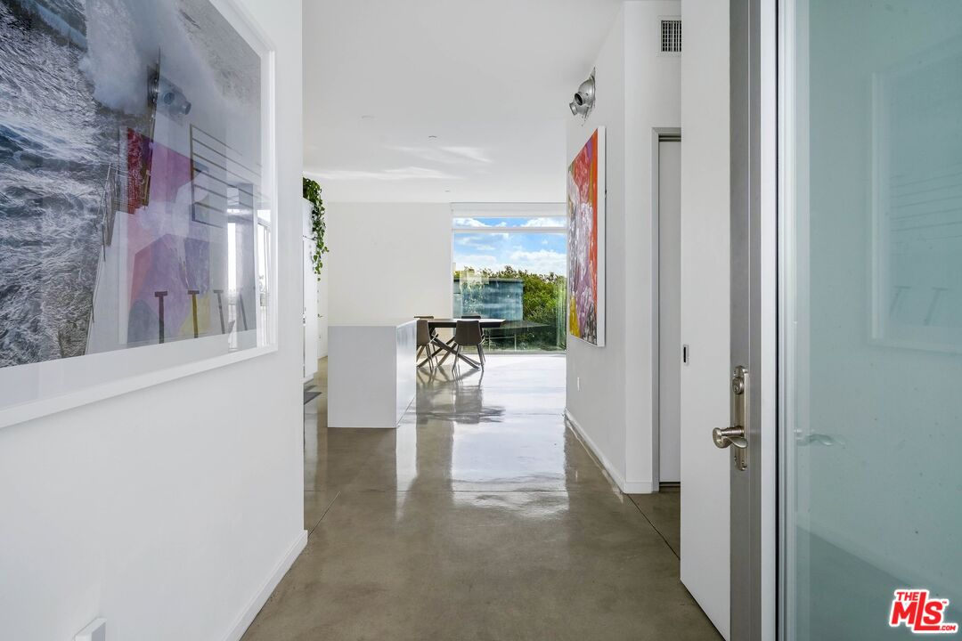 901 Hancock Ave Unit: 302
