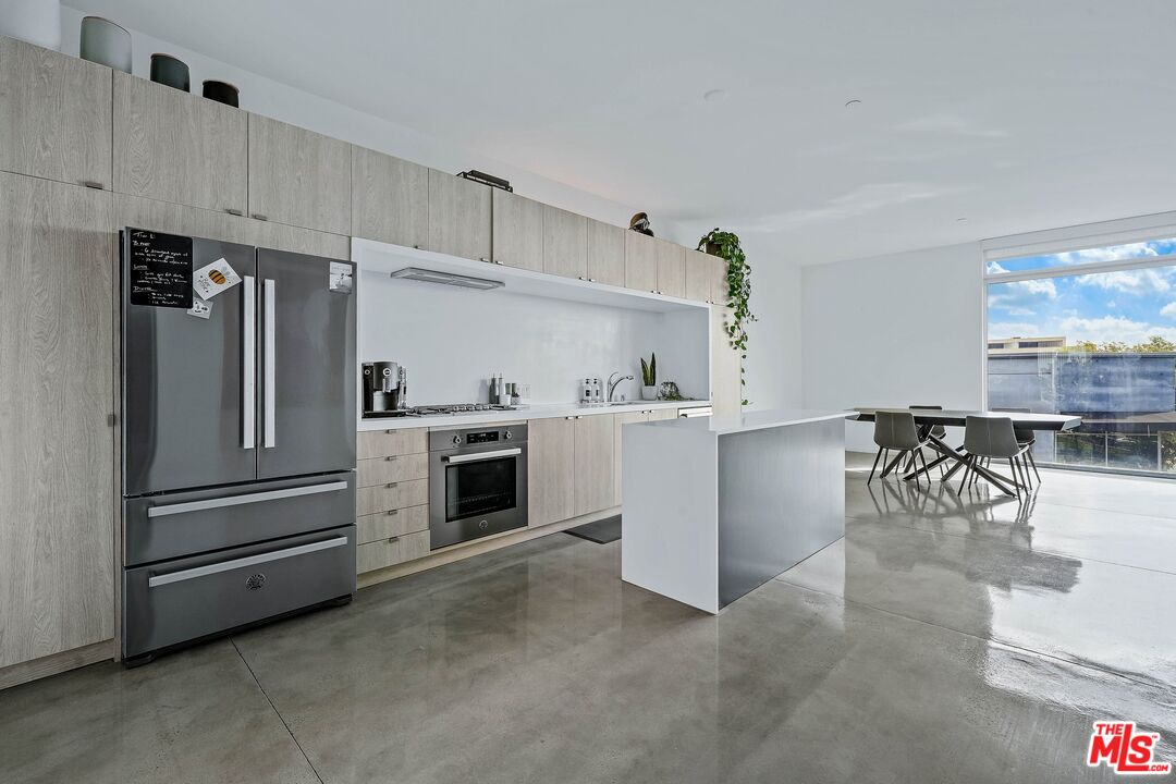 901 Hancock Ave Unit: 302