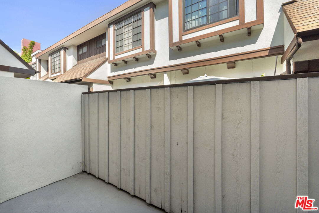621 N Orlando Ave Unit: 4