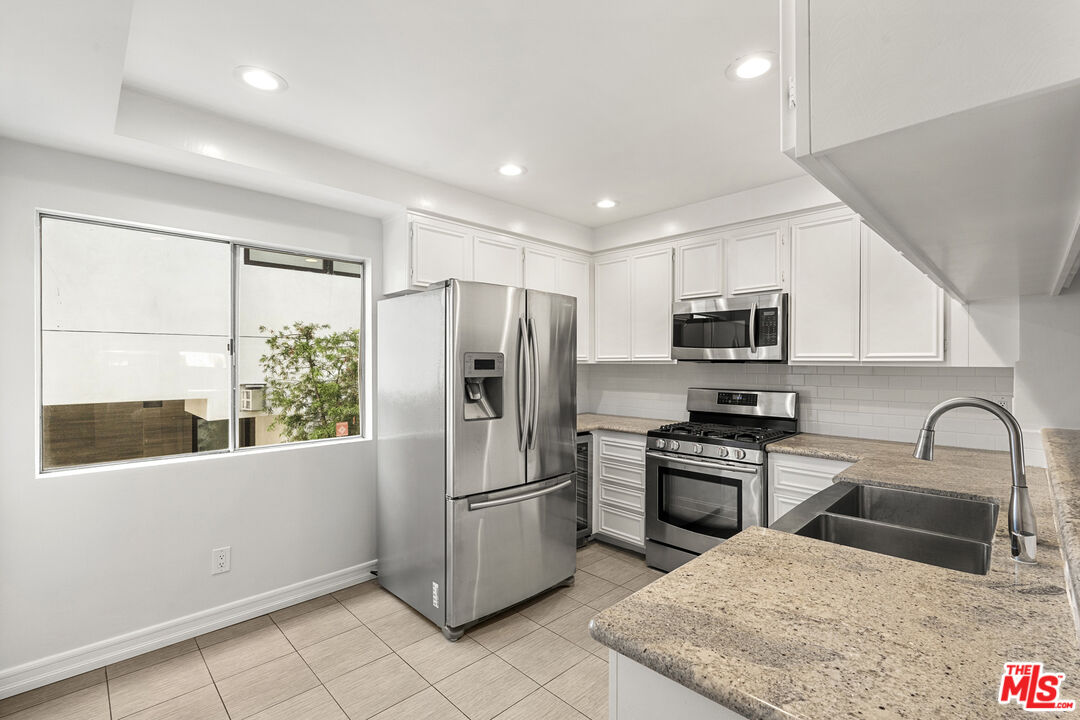 621 N Orlando Ave Unit: 4