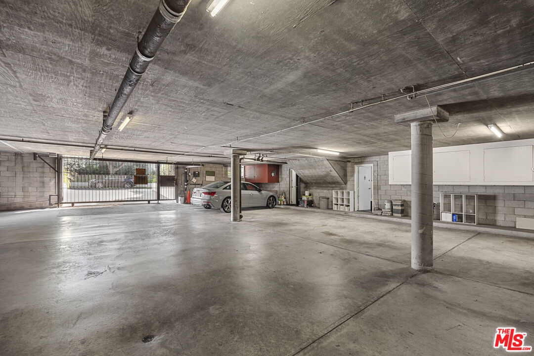 621 N Orlando Ave Unit: 4