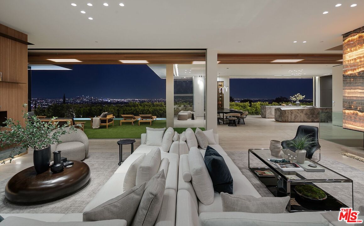 1432 Tanager Way