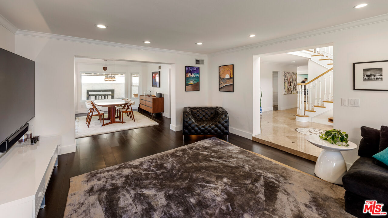 2460 Achilles Dr