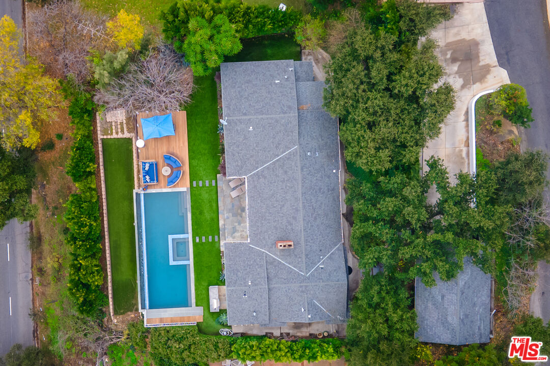 14367 Mulholland Dr