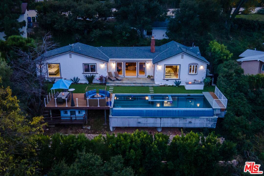 14367 Mulholland Dr