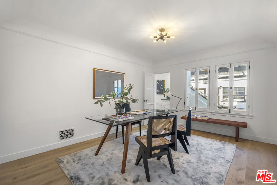 1062 S Alfred St