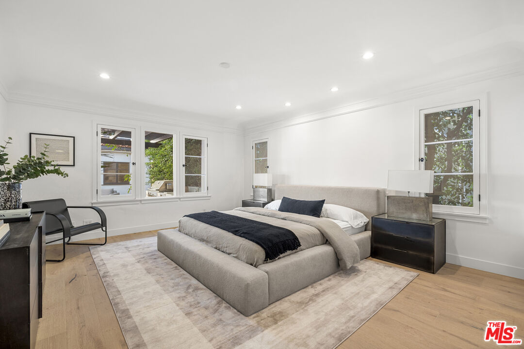 1062 S Alfred St