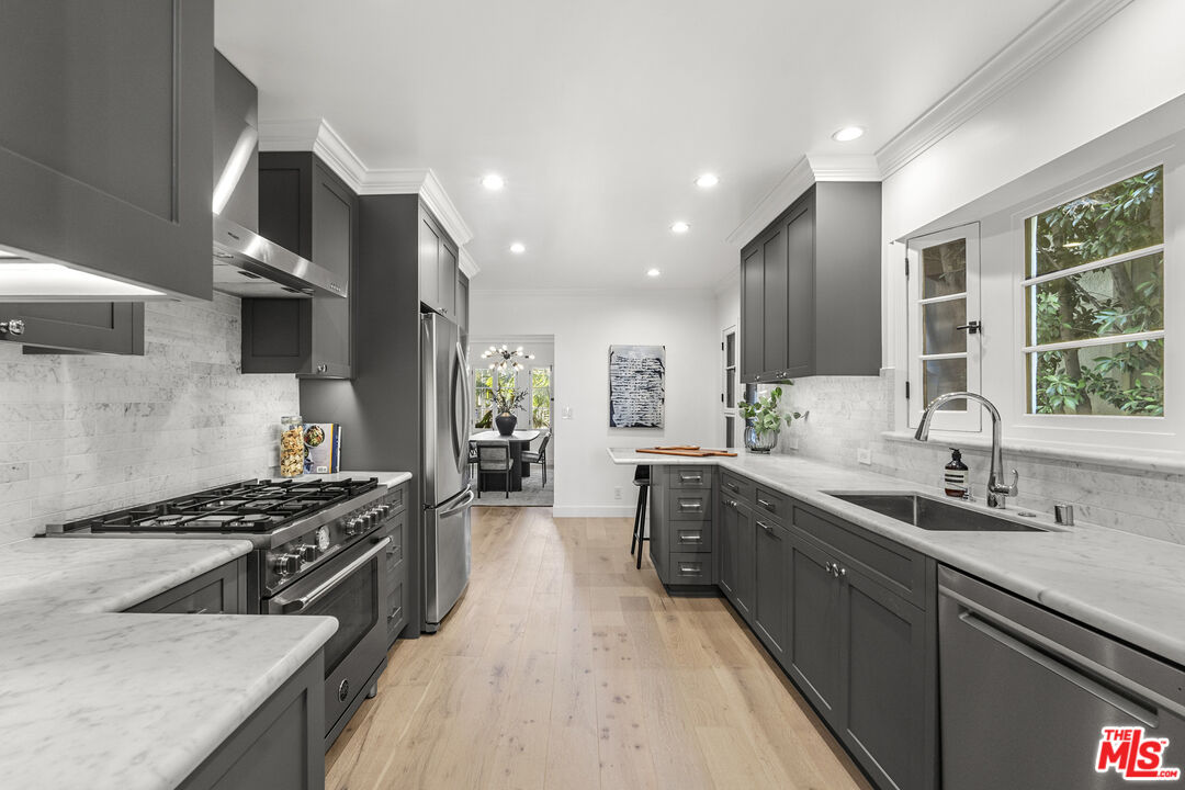 1062 S Alfred St