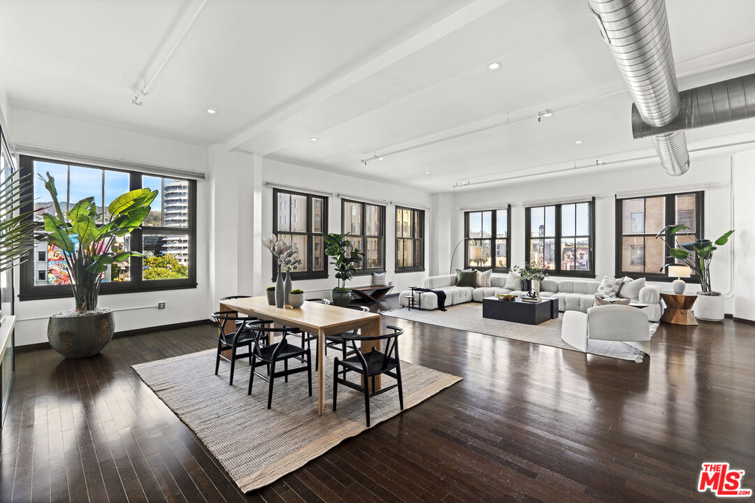 1645 Vine St Unit: 506