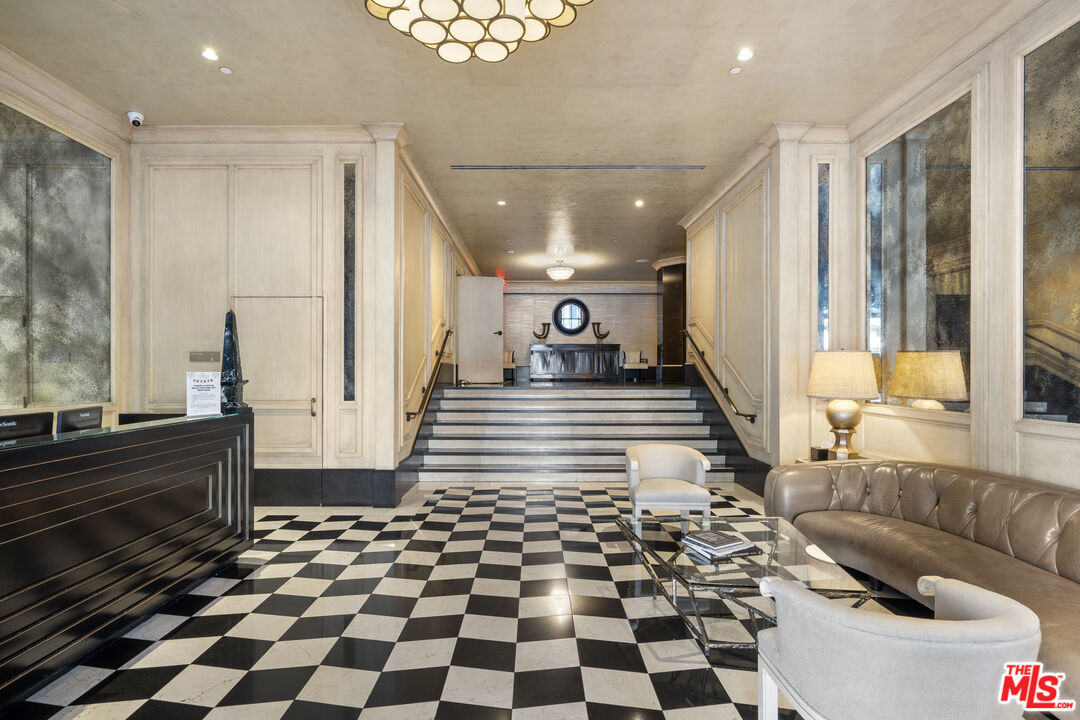 1645 Vine St Unit: 506