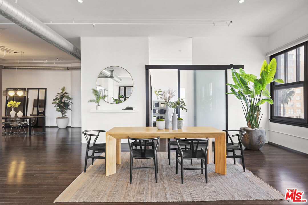 1645 Vine St Unit: 506